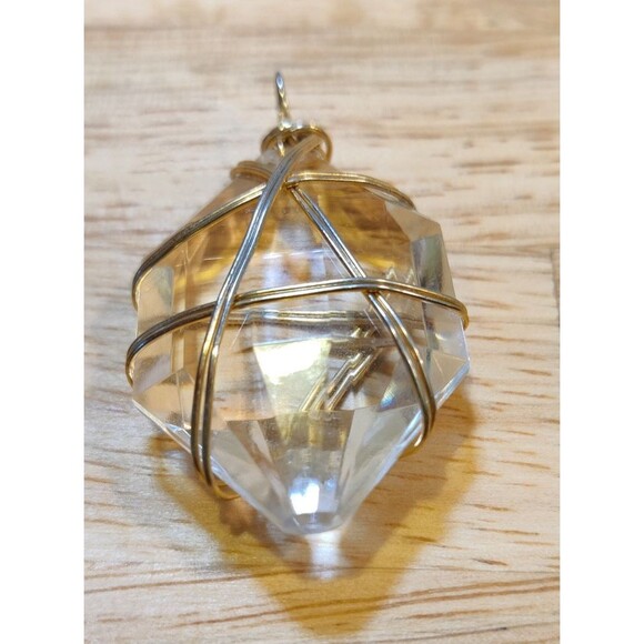 Crystal Pendant Only Wrapped In Gold Tone Wire - Picture 4 of 6